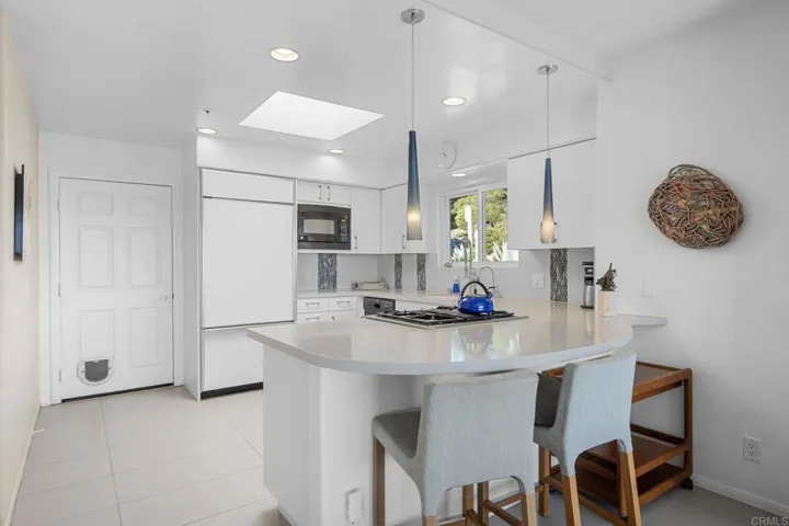 575 Forrest Bluff, Encinitas, California 92024