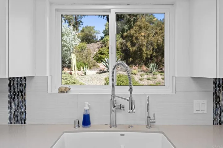 575 Forrest Bluff, Encinitas, California 92024