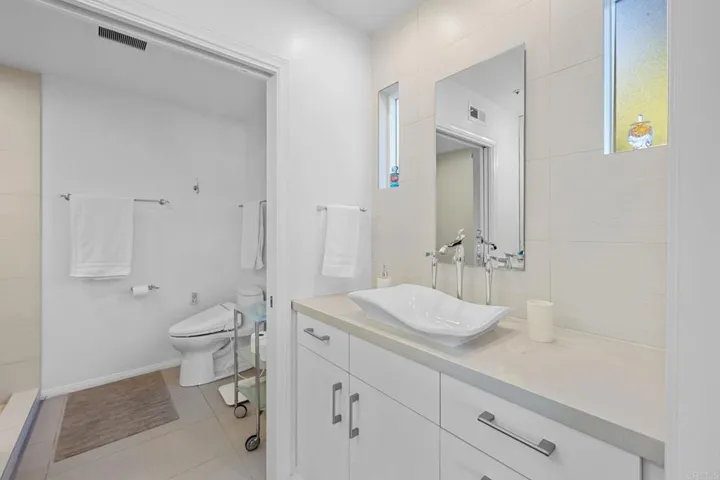 575 Forrest Bluff, Encinitas, California 92024