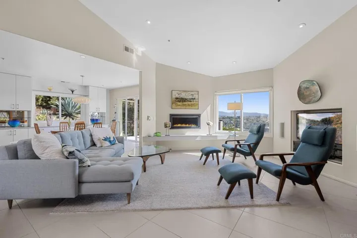 575 Forrest Bluff, Encinitas, California 92024