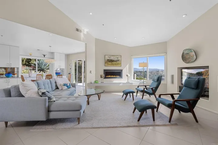 575 Forrest Bluff, Encinitas, California 92024