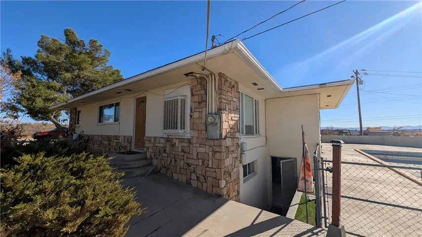 18510 Seneca Road, Apple Valley, California 92307