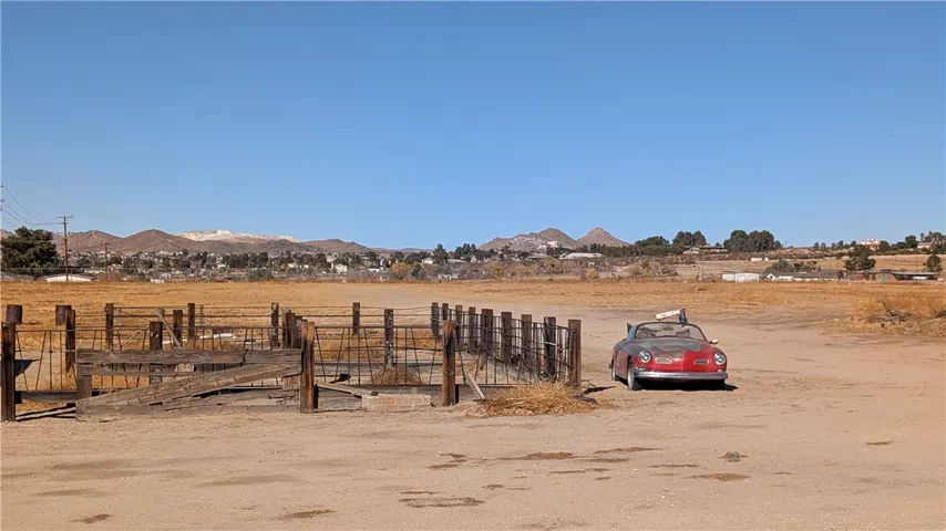 18510 Seneca Road, Apple Valley, California 92307