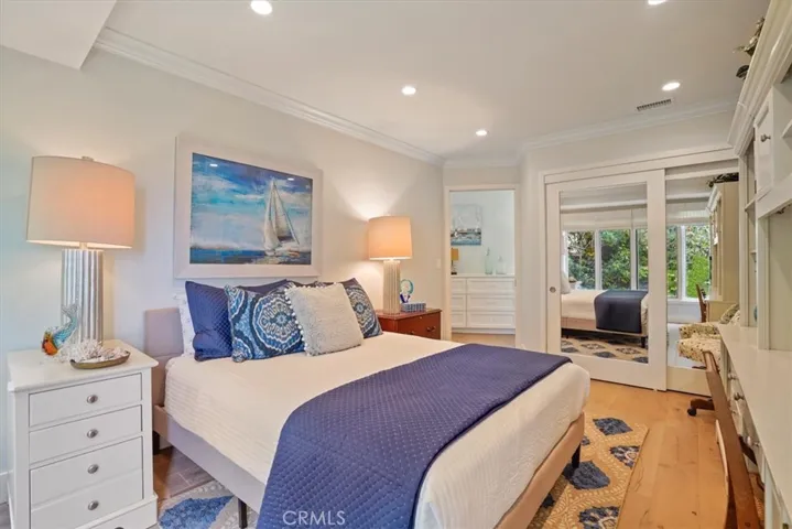 Queen Guest Room