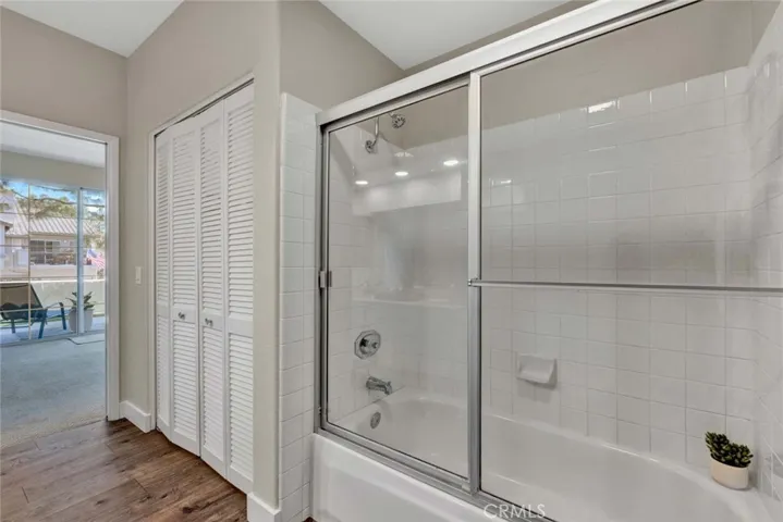 Bathtub / shower combo