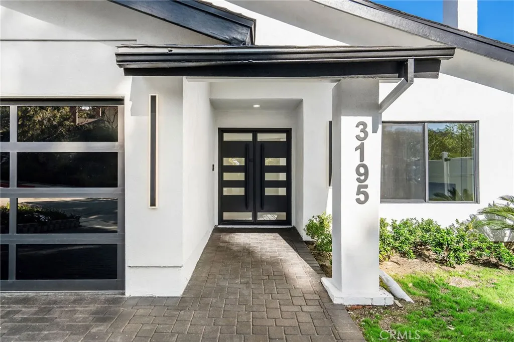 3195 Chadney Drive, Glendale, California 91206 home-pic-2