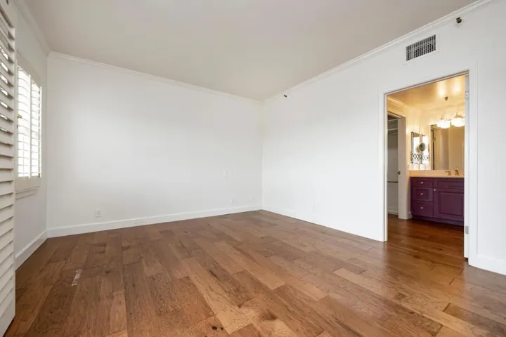 1 Baldwin Avenue 1017, San Mateo, California 94401