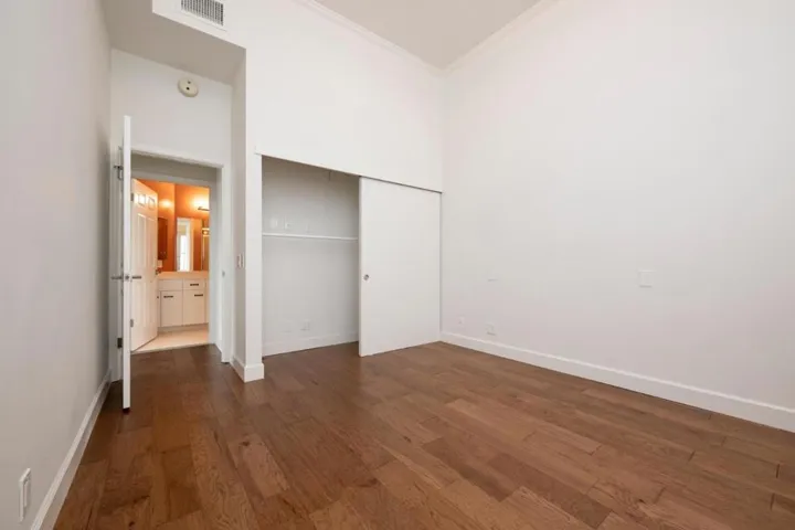 1 Baldwin Avenue 1017, San Mateo, California 94401