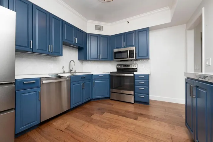 1 Baldwin Avenue 1017, San Mateo, California 94401