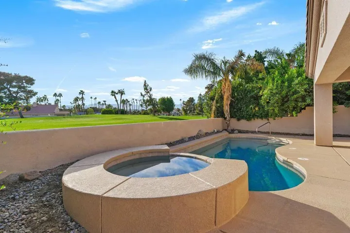 75715 Heritage - Pool and Spa 3