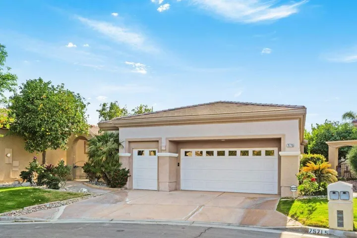 75715 Heritage - Front Street View