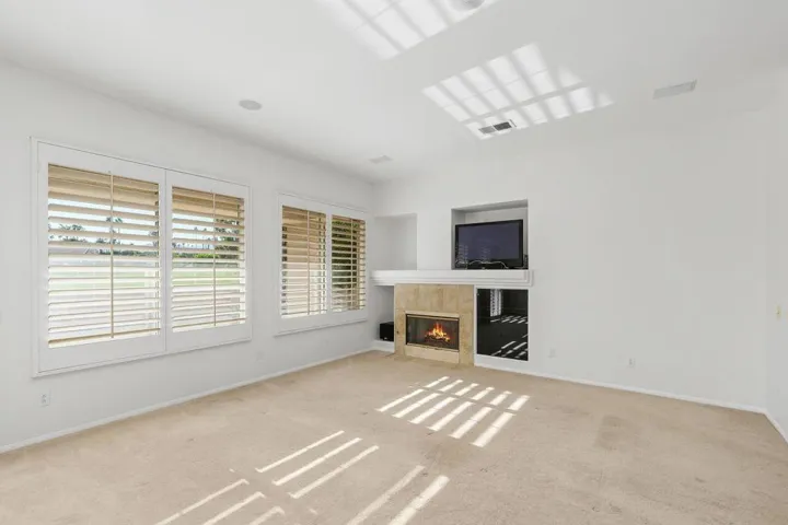 75715 Heritage - Great Room 2