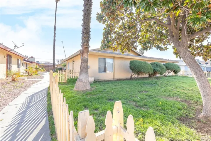 928 Monarch Street, Hemet, California 92543
