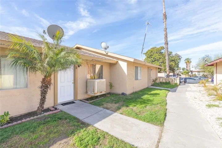 928 Monarch Street, Hemet, California 92543