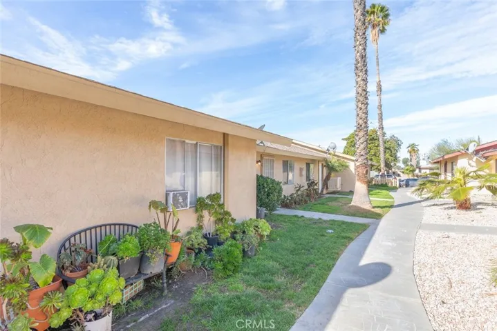 928 Monarch Street, Hemet, California 92543