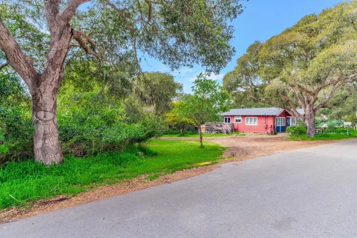 304 Grove Acre Avenue, Pacific Grove, California 93950