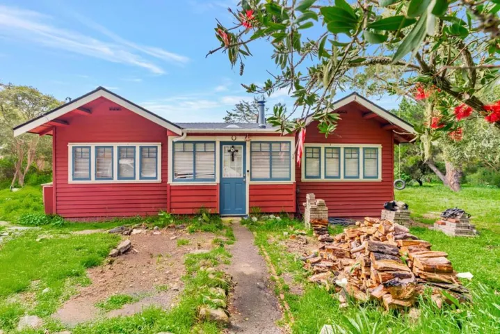 304 Grove Acre Avenue, Pacific Grove, California 93950