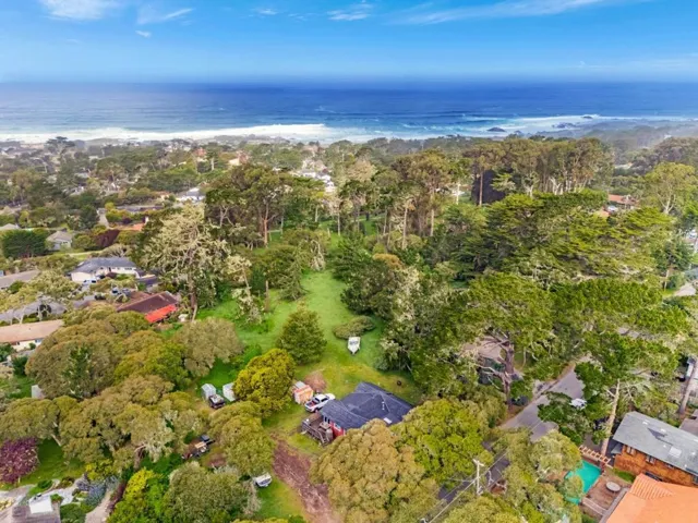 304 Grove Acre Avenue, Pacific Grove, California 93950