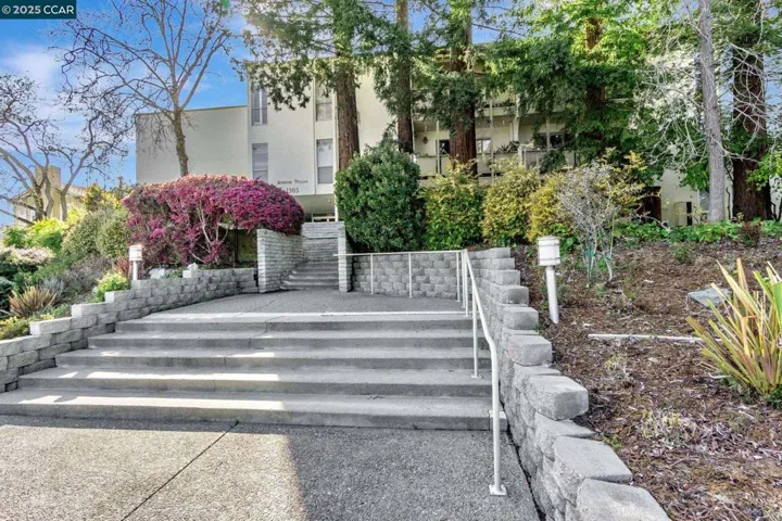1305 Boulevard Way 314, Walnut Creek, California 94595