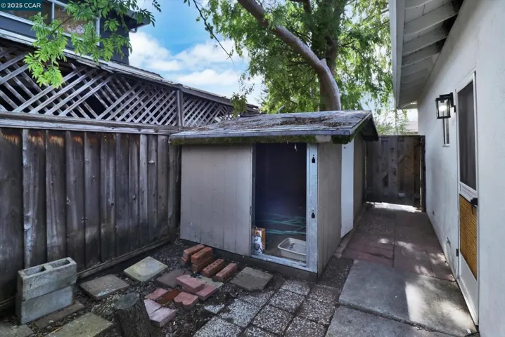 1733 Elmhurst Ln, Concord, California 94521
