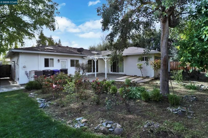 1733 Elmhurst Ln, Concord, California 94521