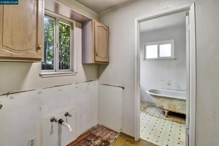 1733 Elmhurst Ln, Concord, California 94521