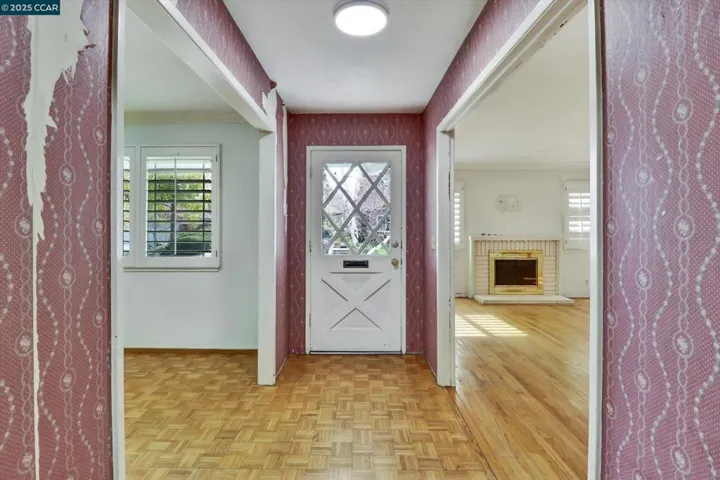 1733 Elmhurst Ln, Concord, California 94521