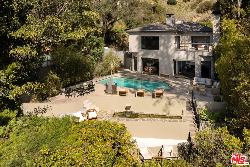 8540 Hedges Way, Los Angeles, California 90069 home-pic-15