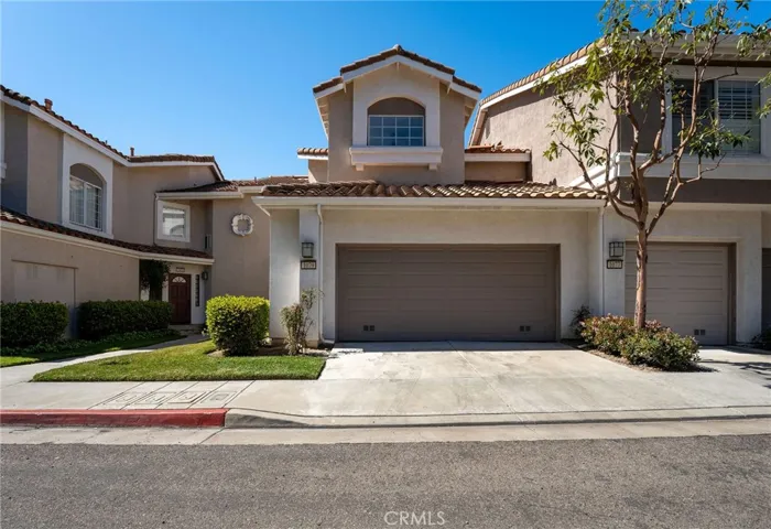 1079 S Daybreak Court, Anaheim Hills, California 92808