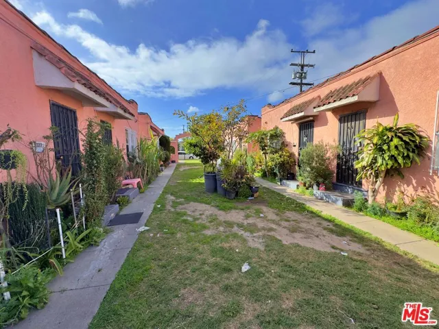 1117 E 71st Street, Los Angeles, California 90001