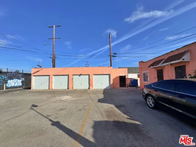 1117 E 71st Street, Los Angeles, California 90001