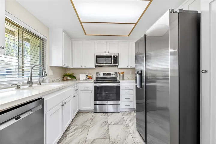 8566 Van Ness Court 24e, Huntington Beach, California 92646