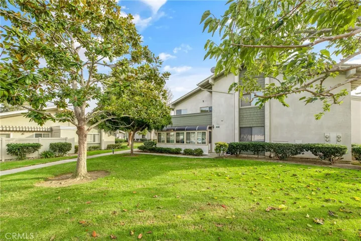 8566 Van Ness Court 24e, Huntington Beach, California 92646