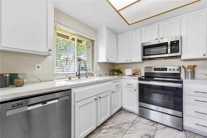 8566 Van Ness Court 24e, Huntington Beach, California 92646