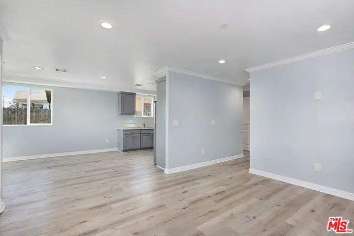 322 E 55th Street, Los Angeles, California 90011