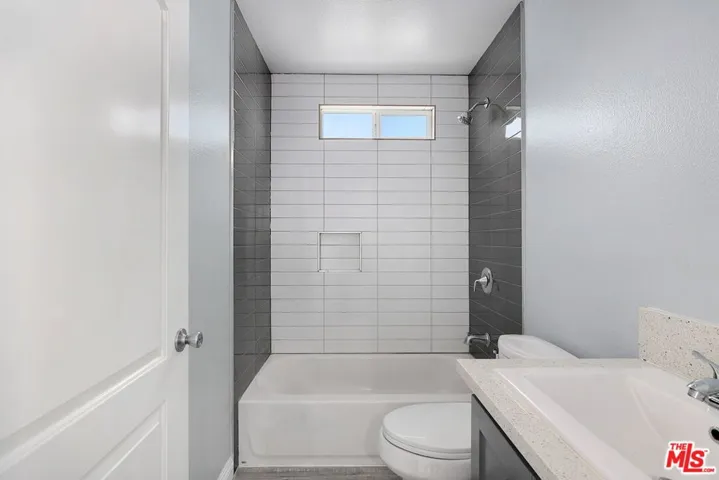 322 E 55th Street, Los Angeles, California 90011