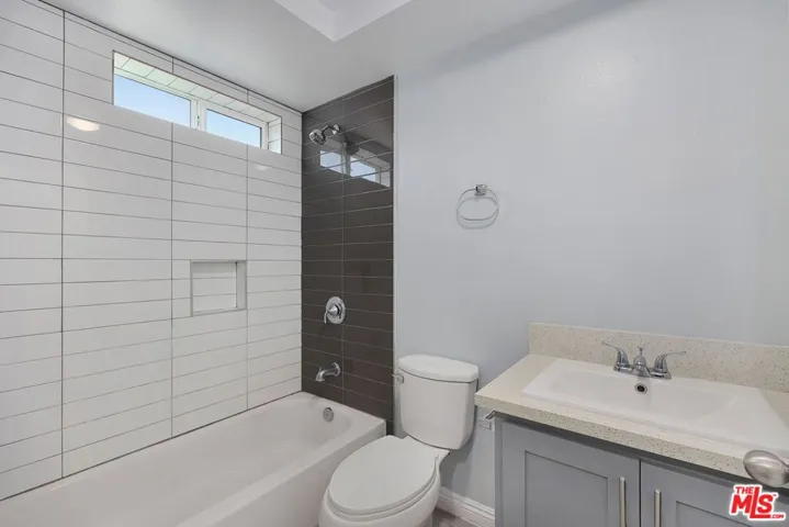 322 E 55th Street, Los Angeles, California 90011
