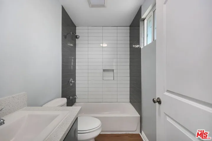 322 E 55th Street, Los Angeles, California 90011