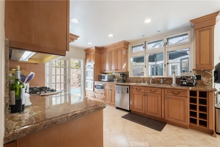 2080 Kerwood Ave, Los Angeles, California 90025