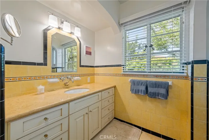 2080 Kerwood Ave, Los Angeles, California 90025
