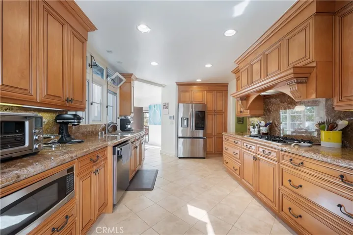 2080 Kerwood Ave, Los Angeles, California 90025