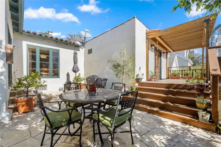 2080 Kerwood Ave, Los Angeles, California 90025