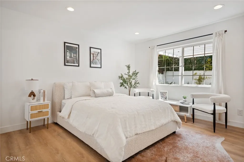 916 N Oxford Avenue, Los Angeles, California 90029 home-pic-13