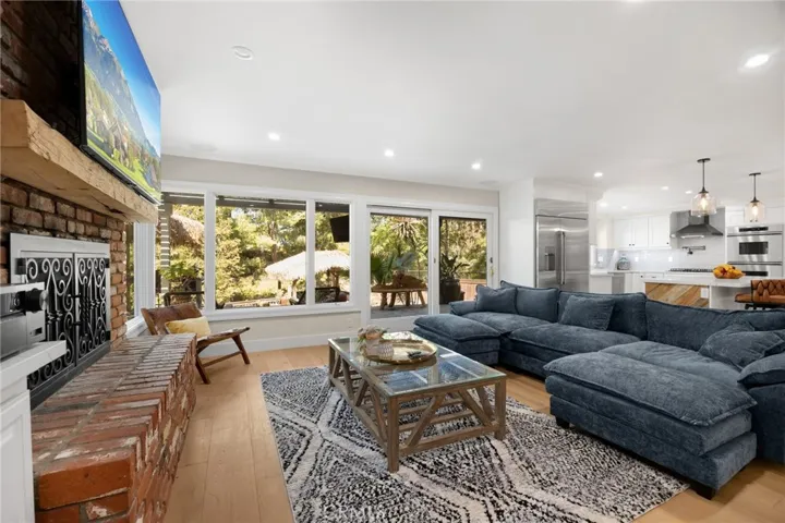 6695 E Canyon Hills Road, Anaheim, California 92807