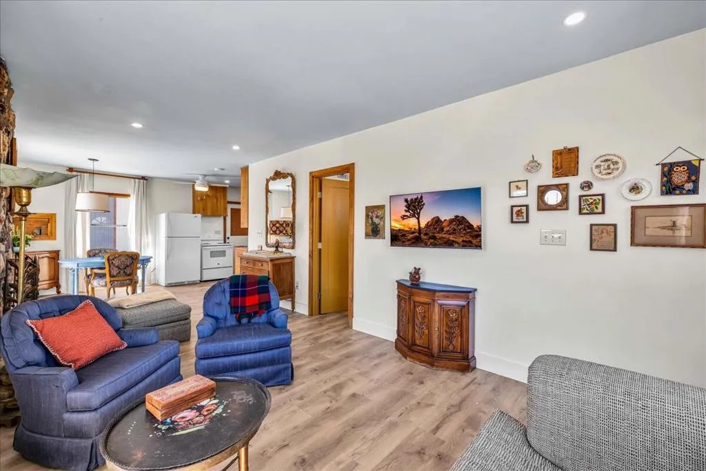 6426 Park Boulevard, Joshua Tree, California 92252 home-pic-2