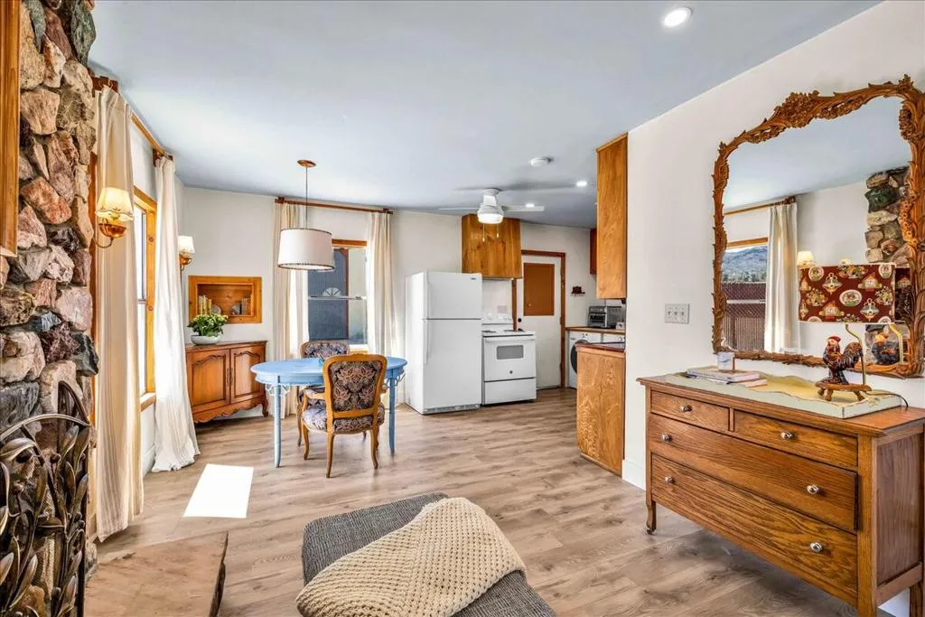 6426 Park Boulevard, Joshua Tree, California 92252 home-pic-5