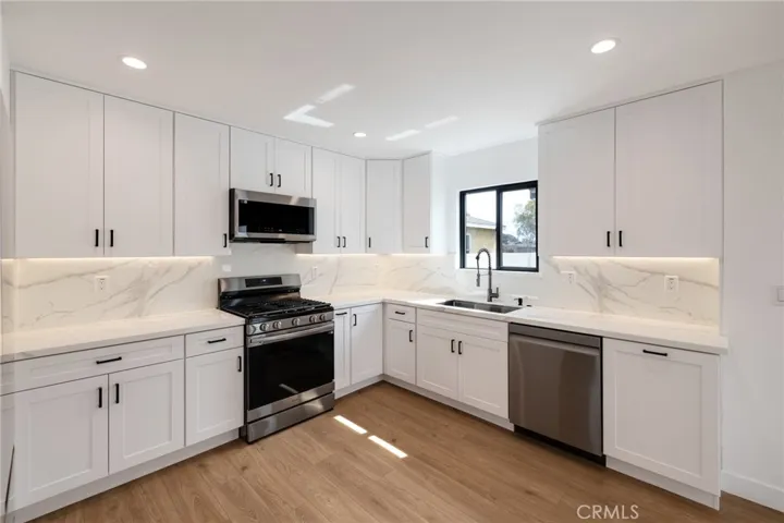 6037 Candlewood Street, Lakewood, California 90713