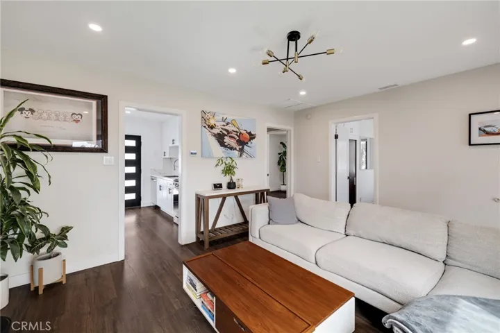 6037 Candlewood Street, Lakewood, California 90713