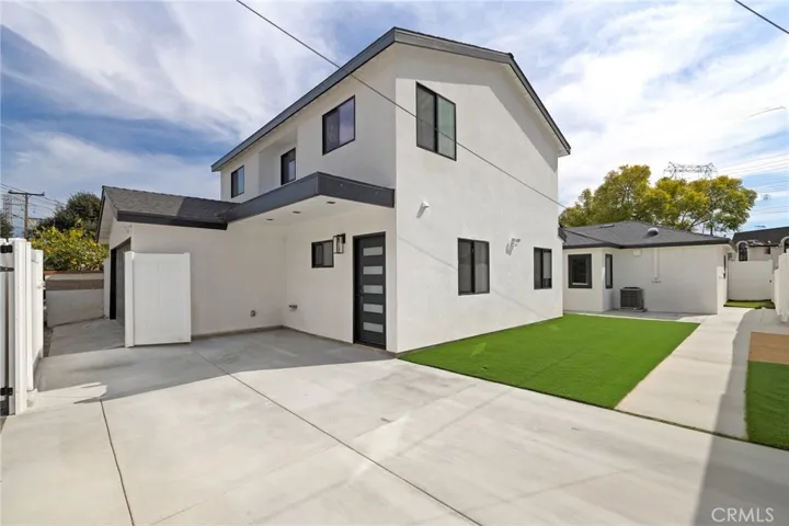 6037 Candlewood Street, Lakewood, California 90713