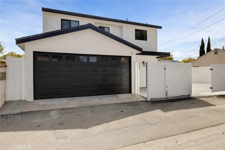 6037 Candlewood Street, Lakewood, California 90713